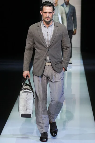 Look 12